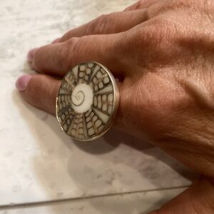 Charles Albert Spiral Shell Ring in Cream and Brown